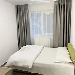 Tony Apartman