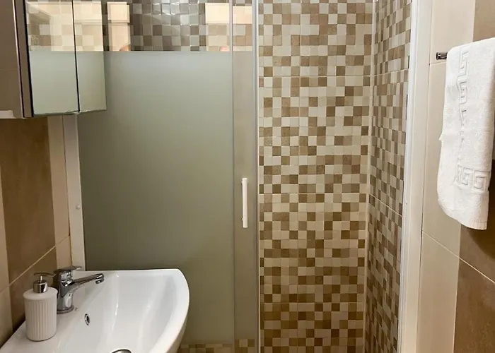 Tony كونستانتا